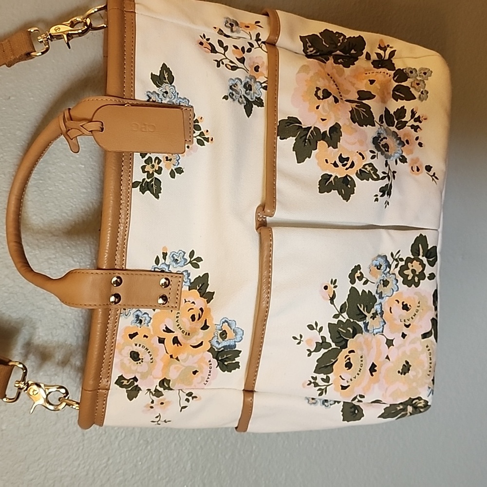 Levenger Women Floral Canvas Tote With Wristlet NWOT - Picture 1 of 13